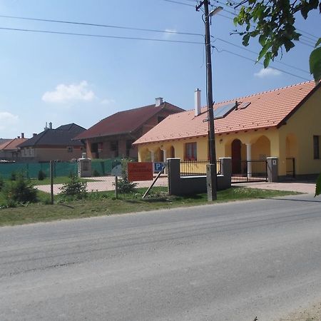 Kiserdő Vendégház Rajka Exterior foto