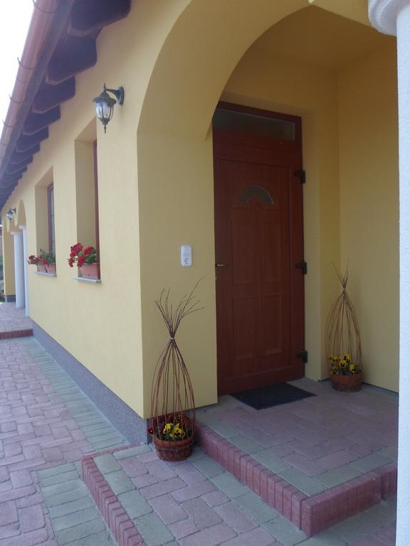 Kiserdő Vendégház Rajka Exterior foto