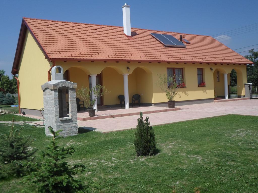 Kiserdő Vendégház Rajka Exterior foto