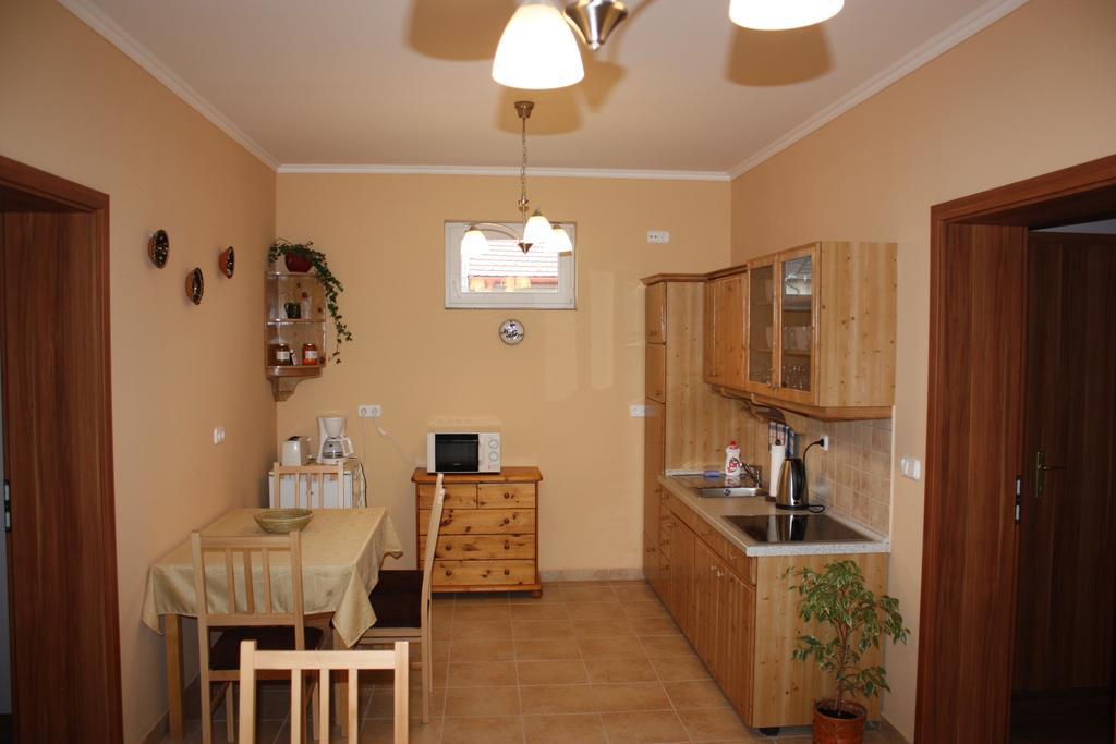 Kiserdő Vendégház Rajka Exterior foto